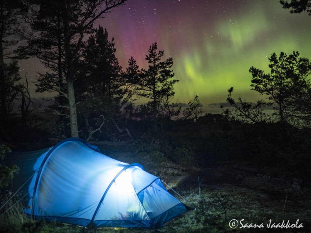Syksyinen melonta- ja telttaretki Rauman saaristossa revontulien loisteessa