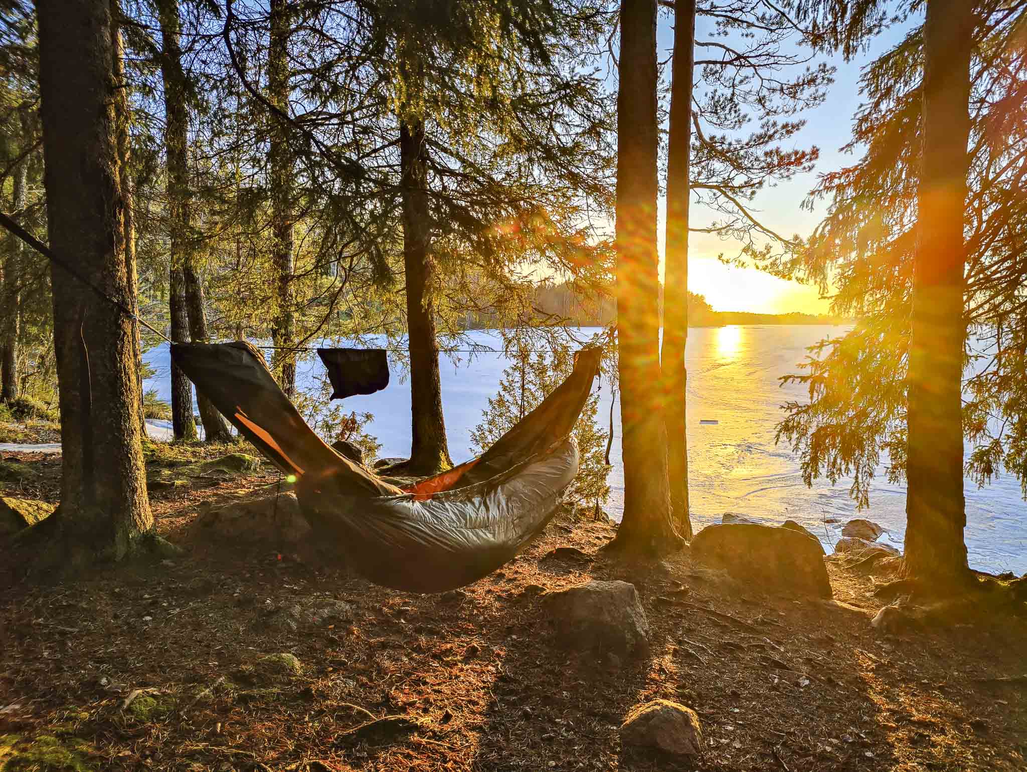Riippumattoretkeilyä Pinkjärvellä - Sandrian villi luonto