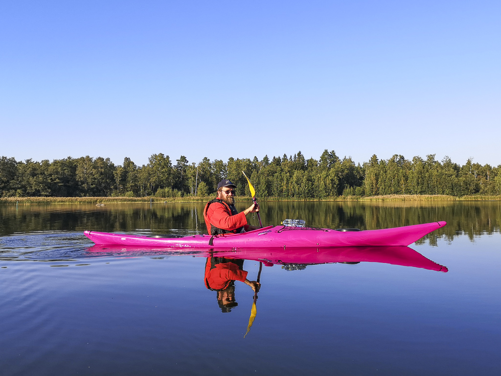 Kuvassa Sandrian villin luonnon vuokrakajakki Rainbow Oasis 4.3 Exp